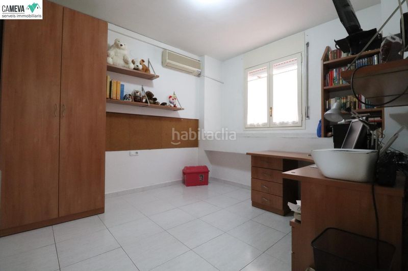 Foto 11ccb9a2-5ae4-44f6-bd17-7b217d2017b2. Planta baixa amb calefacció aparcament a Centre Sabadell