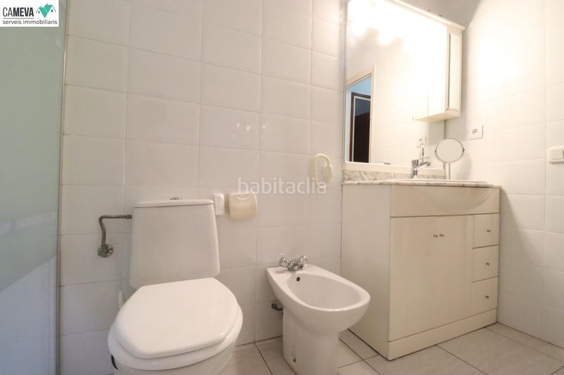 Foto a3a83f0f-0957-4d53-be5b-a74a14d61bce. Planta baixa amb calefacció aparcament a Centre Sabadell