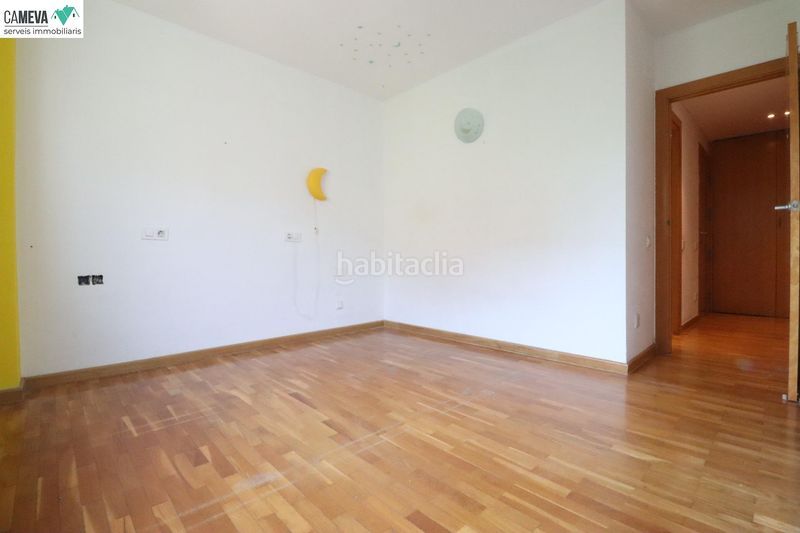 Foto 66d5e4e2-6757-46b3-95b7-19dd6030d621. Pis amb calefacció aparcament a Eixample Sabadell