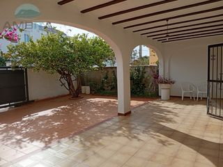 Chalet  Urbanizacion bassetes. Chalet a 100 metros de la playa