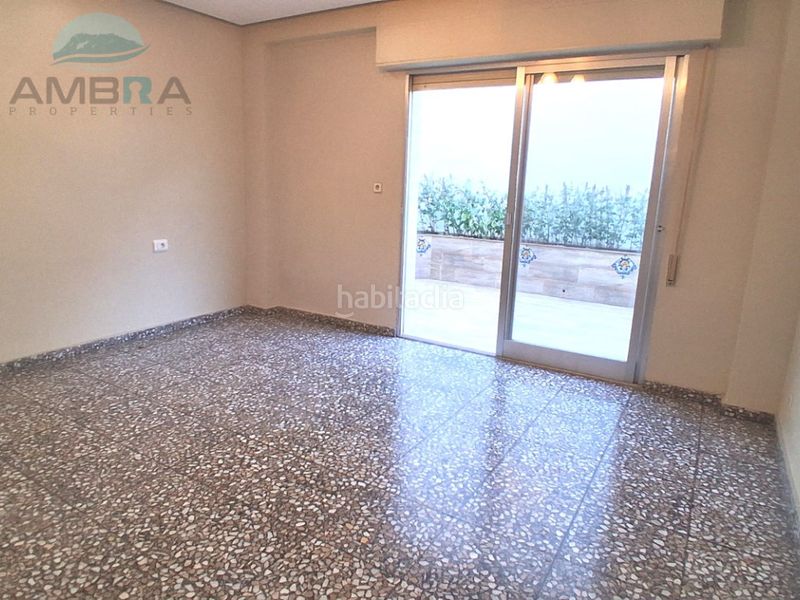 Foto 4fba02e2-eab8-416c-8784-0195c48a82aa. Pis a Oliva pueblo Oliva