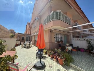 Casa pareada  Calle sierra de las moreras. Vivienda pareada 4 habitación  1 hab. auxiliar venta mazarrón
