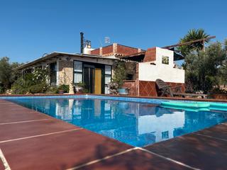Country house  Avda. de l'ampolla. Preciosa casa con piscina
