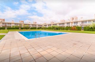Pis a Carrer amsterdam 3. Fantastico piso de 3 habitaciones con parking y piscina