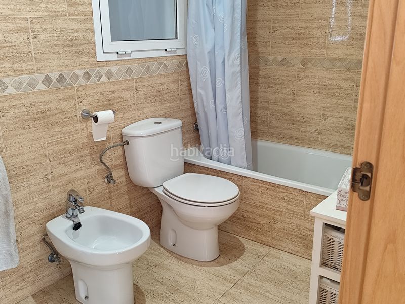 Foto 406b3648-93e0-44a3-8308-7cb8c7afd449. Planta baixa amb calefacció aparcament piscina a Ampolla (L´)