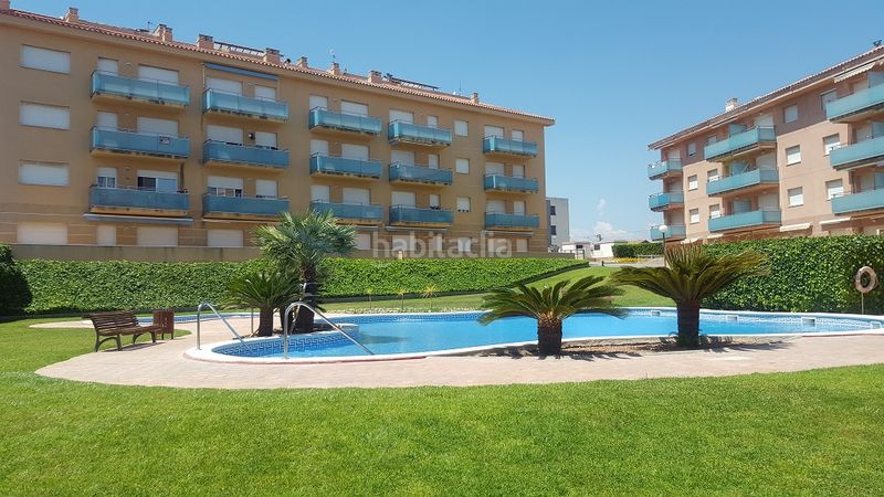Foto 4a61085d-230e-4259-b1d5-4deeadd5e767. Planta baixa amb calefacció aparcament piscina a Ampolla (L´)