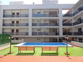 Rez-de-chaussée  Carrer osca. Comodidad, luz y calidad de vida: tu hogar en planta baja con pi