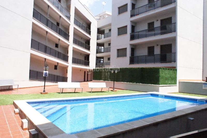 Foto c4063289-7f26-4c8b-b8d2-fcbbeb8f825d. Planta baixa amb calefacció aparcament piscina a Ampolla (L´)