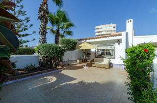 Chalet en Playa del Galn. Descubre tu hogar perfecto en la manga del mar menor!