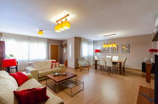 Casa en Calle jacinto benavente 23. Roche, a sólo unos minutos de cartagena, chalet adosado con pisc
