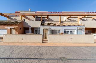 Casa en Calle jacinto benavente 23. Roche, a sólo unos minutos de cartagena, chalet adosado con pisc