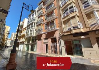 Piso en Calle jabonerías 10. Encantador  piso año 2010 en calle sagasta, con vistas a calle d