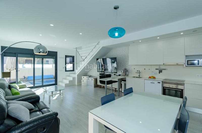 Foto 33e1891d-7d1a-4652-80bb-6a17010dce64. Xalet a calle pegaso 62 a Pilar de la Horadada ciudad Pilar de la Horadada