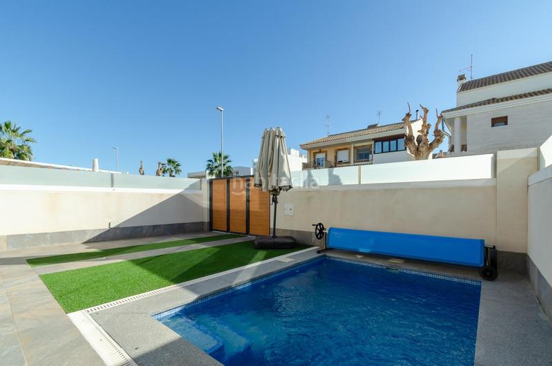 Foto 9b6f1d02-d9d3-49b2-ab05-2989cc12a437. Xalet a calle pegaso 62 a Pilar de la Horadada ciudad Pilar de la Horadada