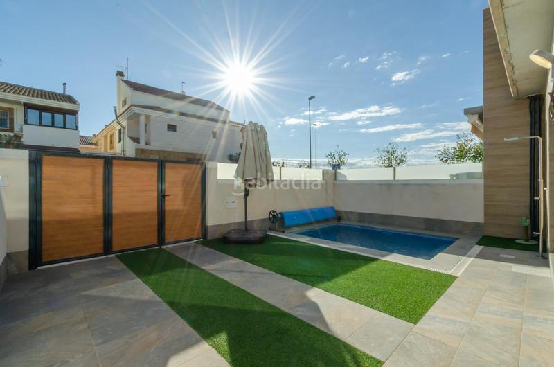 Foto b41defb6-ad0b-4fa2-8895-d60d68f4c57a. Xalet a calle pegaso 62 a Pilar de la Horadada ciudad Pilar de la Horadada