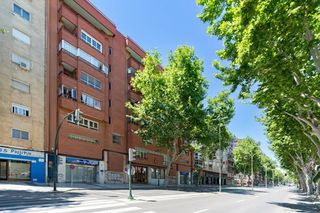 Pis a Avenida Reina Victoria Eugenia 40