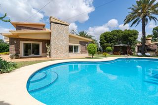 Chalet  Paseo paseo  el canal. Espectacular y exclusivo chalet en parcela de 2378 m2 con piscin