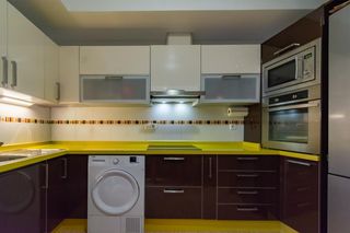Appartamento in Calle de la cirujeda 19. Estupendo piso bajo del año 2008, con patio, garaje y trastero