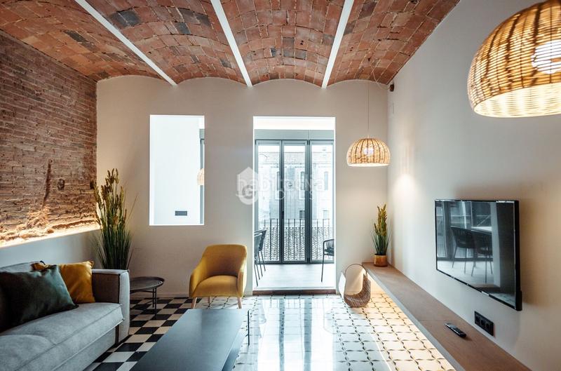 Foto 4ec84cbd-84c6-48d5-8ad4-3efd9724f6f2. Lloguer apartament amb calefacció a Eixample Nord Girona