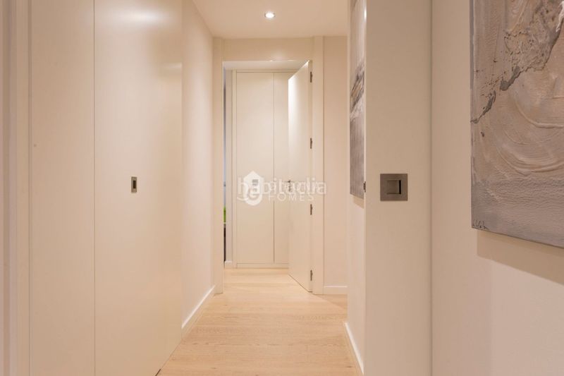 Foto 548a2afc-79f3-46cf-b76f-67a682fbe362. Apartament amb calefacció a Eixample Nord Girona