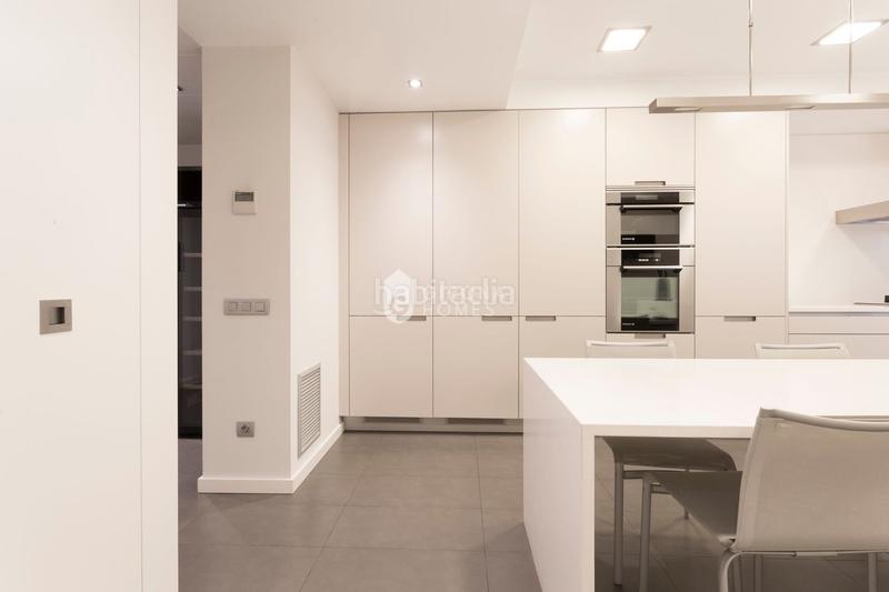 Foto 58671f64-a3b3-4198-8032-59c23ef59bf4. Apartament amb calefacció a Eixample Nord Girona