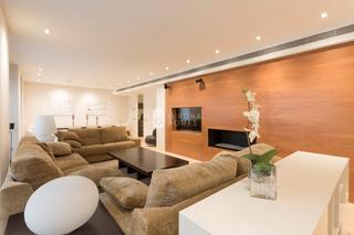 Apartamento en Eixample Nord. Fabuloso apartamento con terraza de 190m2 y parking