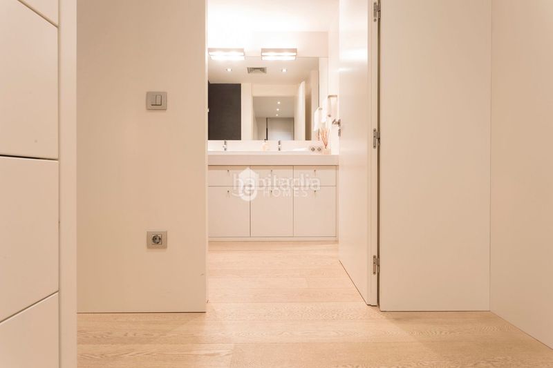 Foto 8c1cf4c5-936a-4736-b34f-ac5c0b965080. Apartament amb calefacció a Eixample Nord Girona