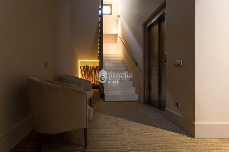 Foto 9511f700-d0a6-49db-849c-cdd9a178f683. Apartament amb calefacció a Eixample Nord Girona