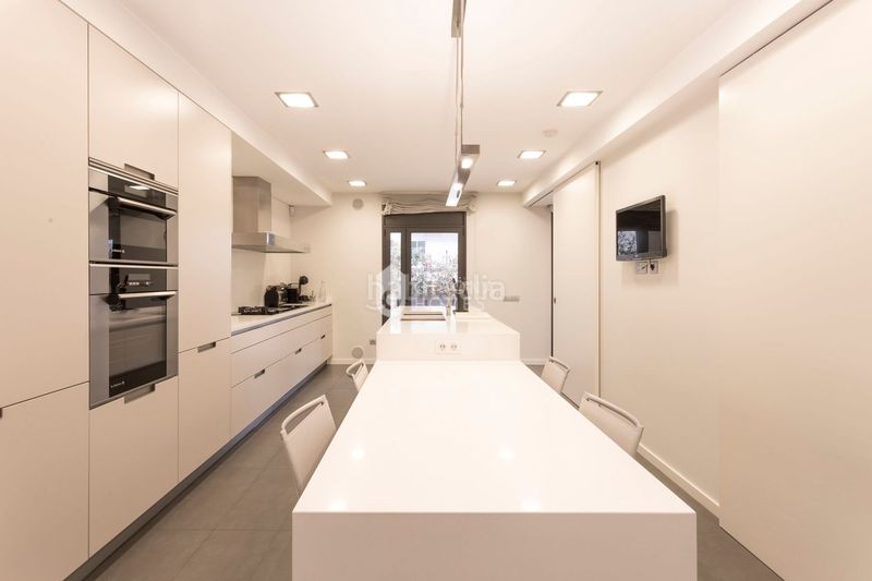 Foto d09f0070-7b3e-4e24-b475-95fa8a143728. Apartament amb calefacció a Eixample Nord Girona