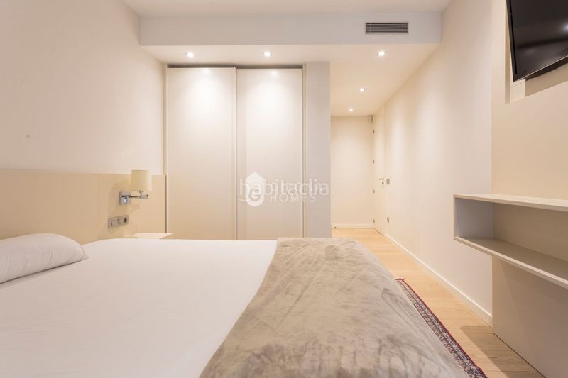 Foto e31ff9a7-5d7c-4588-984a-2985ac73b7ce. Apartament amb calefacció a Eixample Nord Girona