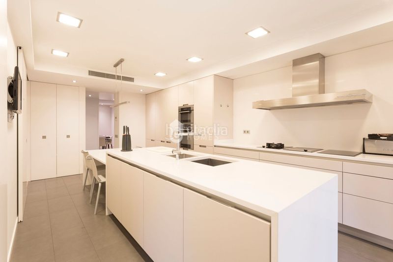 Foto ecff77d8-83d0-43cf-ae9d-58113c51becd. Apartament amb calefacció a Eixample Nord Girona