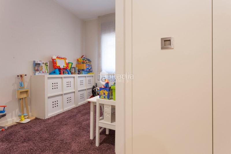 Foto ff329dc7-3cb1-4045-8a3a-16ec2427c3de. Apartament amb calefacció a Eixample Nord Girona