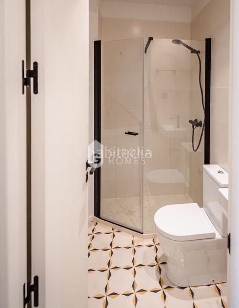 Foto 9a27af8f-173e-461c-ab18-451261bfc3c5. Lloguer apartament amb calefacció a Eixample Nord Girona