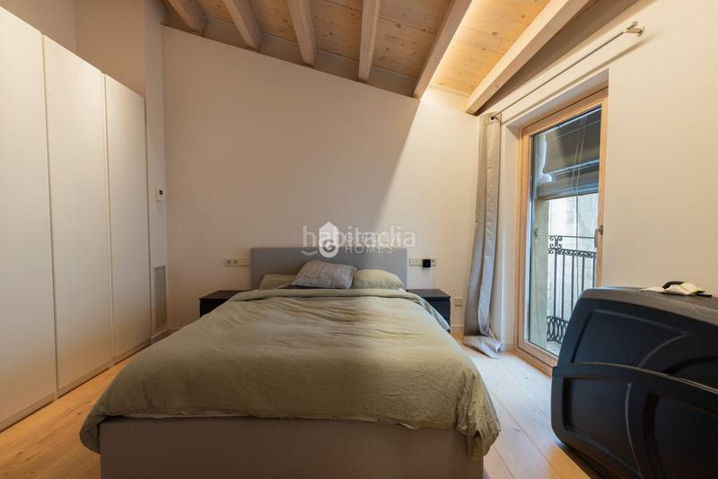 Foto a5a52ce5-b5dd-48c3-b1a7-815c1ce502ab. Lloguer àtic amb calefacció a Centre-Barri Vell Girona