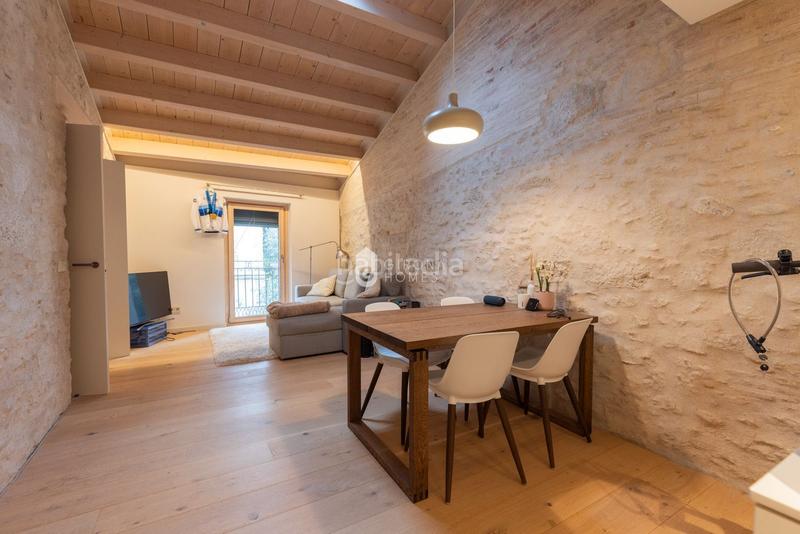 Foto 8ec5902d-3606-4408-91a1-33e85ba5d5c2. Location attique avec chauffage dans Centre-Barri Vell Girona