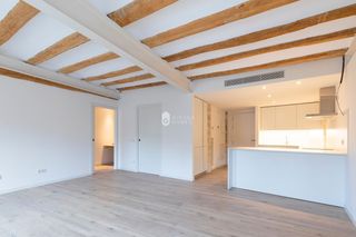 Miete Etagenwohnung in Centre-Barri Vell. Amplio piso con vistas espectaculares a la plaza cataluña  piso