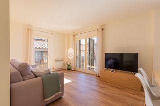 Miete Appartement in Centre-Barri Vell. Piso esquinero con mucha luz en pou rodó