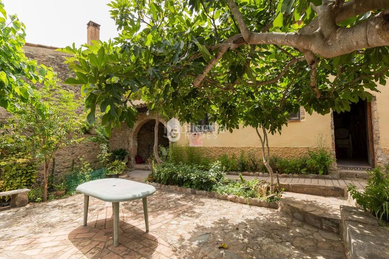 Foto 4a8169b6-3aad-4804-8feb-c33e85e42350. Masia a Sant Daniel Girona