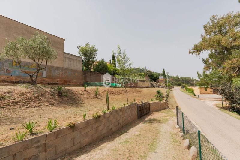 Foto b5f7fc2e-ddb8-491f-b5b4-7f58083542d4. Masia a Sant Daniel Girona