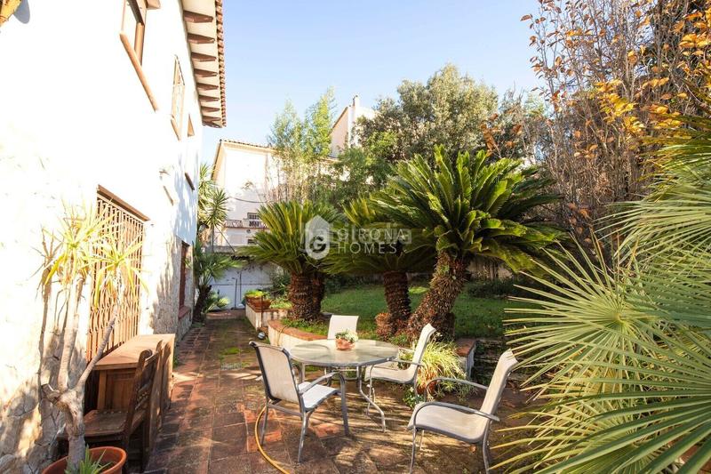 Foto 0603cfd7-abd5-4533-b852-067d5c44256e. Casa encantadora casa con jardín en las pedreres, en Girona