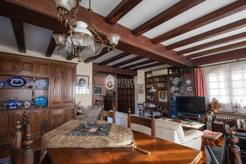 Foto 9838159b-5020-4b1d-9425-eb8e33cfc6a3. Casa encantadora casa con jardín en las pedreres, en Girona