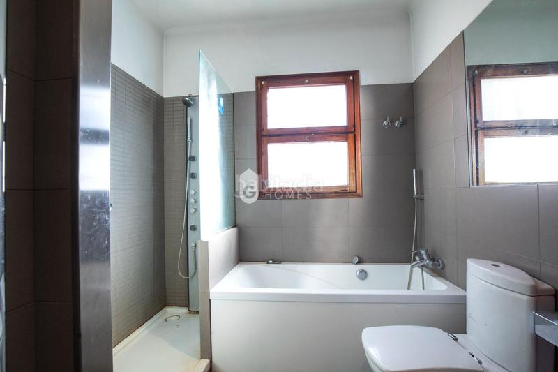 Foto c28a9fa4-106c-4da0-bbe2-8fa2a04c3daf. Casa encantadora casa con jardín en las pedreres, en Girona