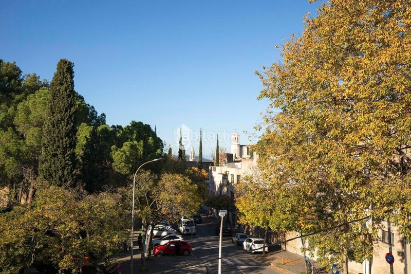 Foto cd30acce-6e9d-419b-810e-bd7e6064204d. Casa encantadora casa con jardín en las pedreres, en Girona