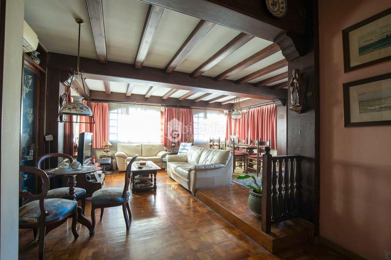 Foto cdecdb0a-0ee7-4bab-893f-2dcf73bfa941. Casa encantadora casa con jardín en las pedreres, en Girona