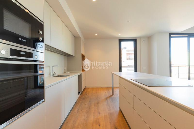 Foto 68790414-71c9-47d8-ac2d-81a2eb5f72a6. Attico con riscaldamento in Eixample Nord Girona