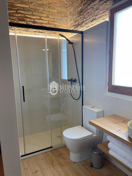 Foto 1e2ca237-1cf9-45f3-90fc-77313fd02f58. Location attique dans Eixample Nord Girona