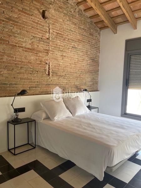 Foto 62804bb2-1c68-4a45-b5d7-b35ed9d055d6. Location attique dans Eixample Nord Girona