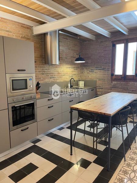 Foto 6a10dcbc-989e-4874-8277-990dadc82ec3. Location attique dans Eixample Nord Girona