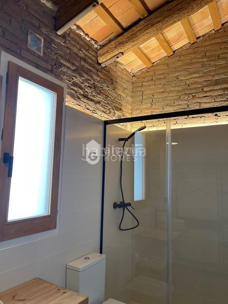 Foto 7e1f9b9a-09ba-4462-8eee-529f68160956. Location attique dans Eixample Nord Girona