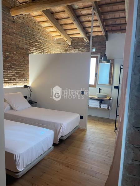 Foto 869ad2e7-2e4d-4c92-b986-f0203d870278. Location attique dans Eixample Nord Girona